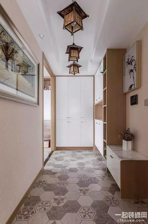 玄关的鞋柜和换鞋凳结合起来,再也不要站着换鞋子了! 玄关的鞋柜和换鞋凳结合起来,再也不要站着换鞋子了!