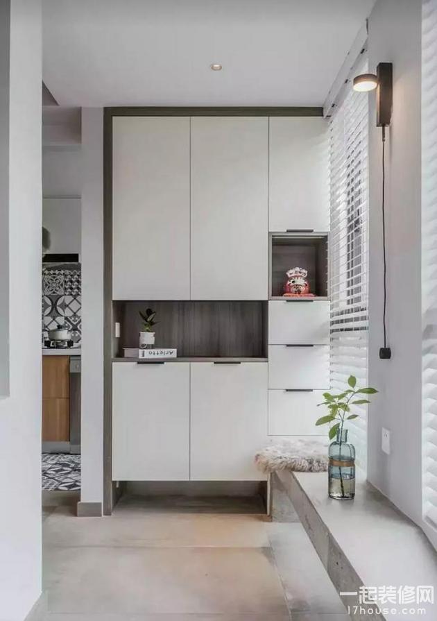 玄关的鞋柜和换鞋凳结合起来,再也不要站着换鞋子了! 玄关的鞋柜和换鞋凳结合起来,再也不要站着换鞋子了!